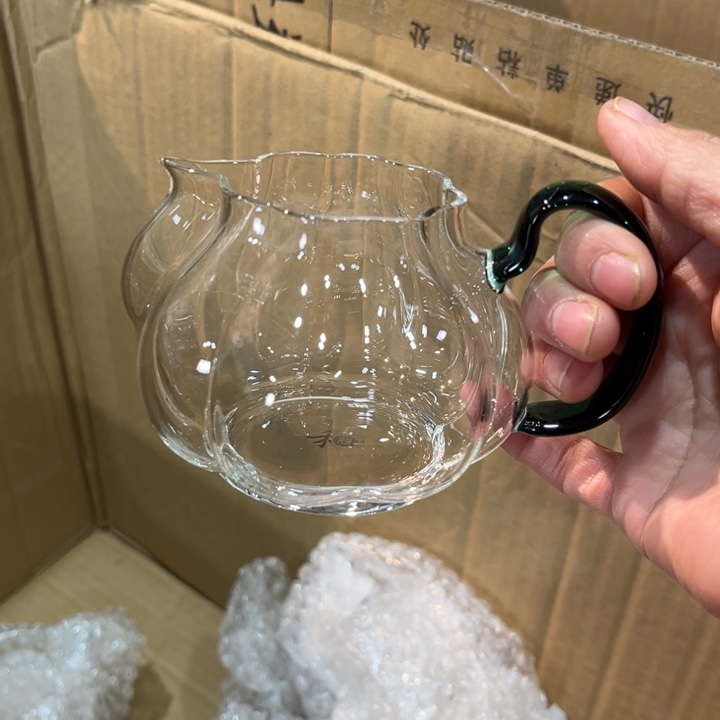 鸟公杯墨绿 薇瑕。                 