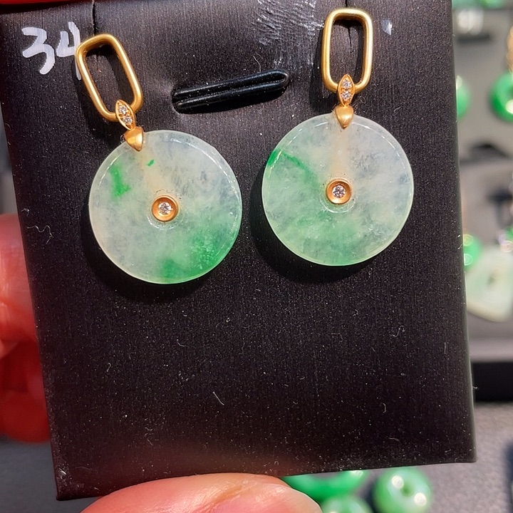 翡翠18K金镶嵌耳饰平安扣