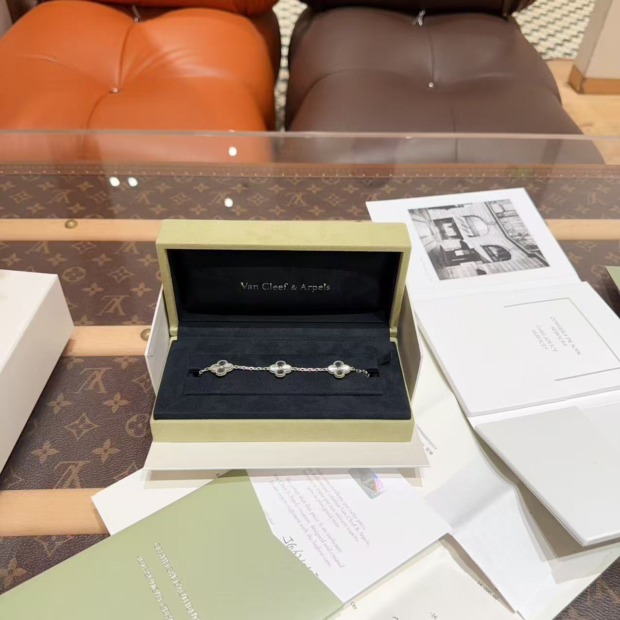 未使用 梵克雅宝 白金镭射五花手链 链长19cm国专大全套24年保卡!