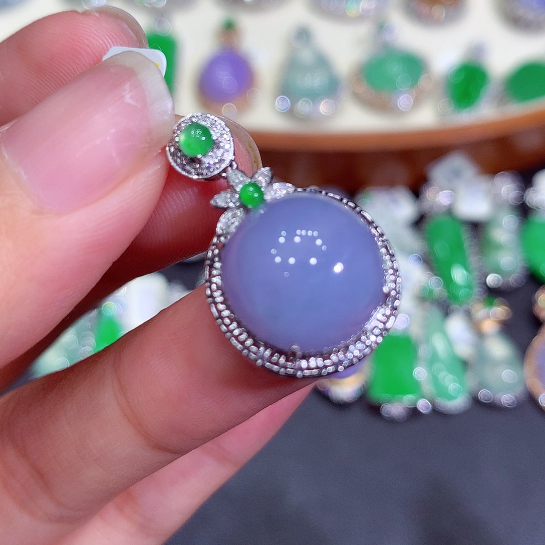 翡翠吊坠(不含链)18K金镶嵌