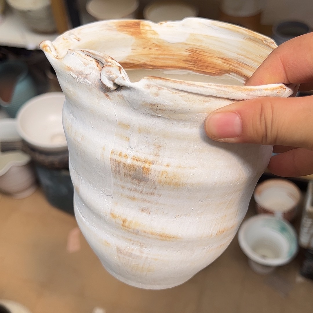 景德镇干裂微瑕异形白