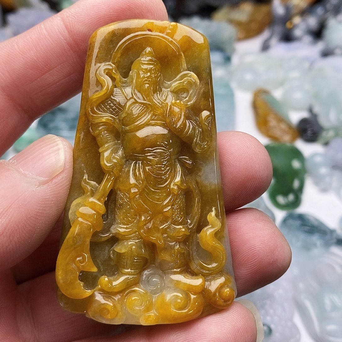 翡翠颈饰未镶嵌平步轻云关二爷