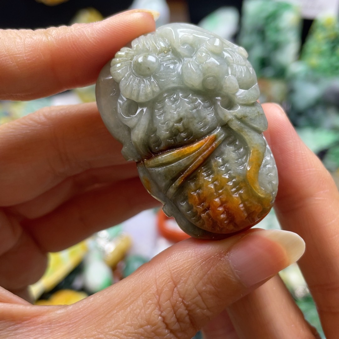 翡翠颈饰未镶嵌牌子