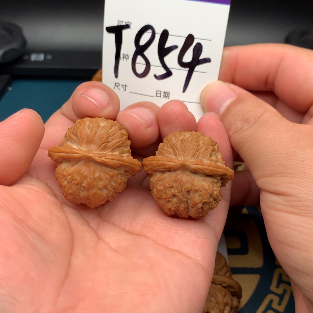 文玩核桃把件36血麒麟854