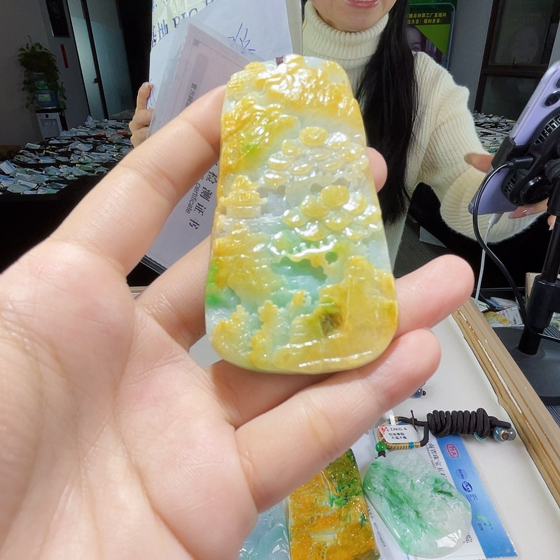 颈饰未镶嵌翡翠一