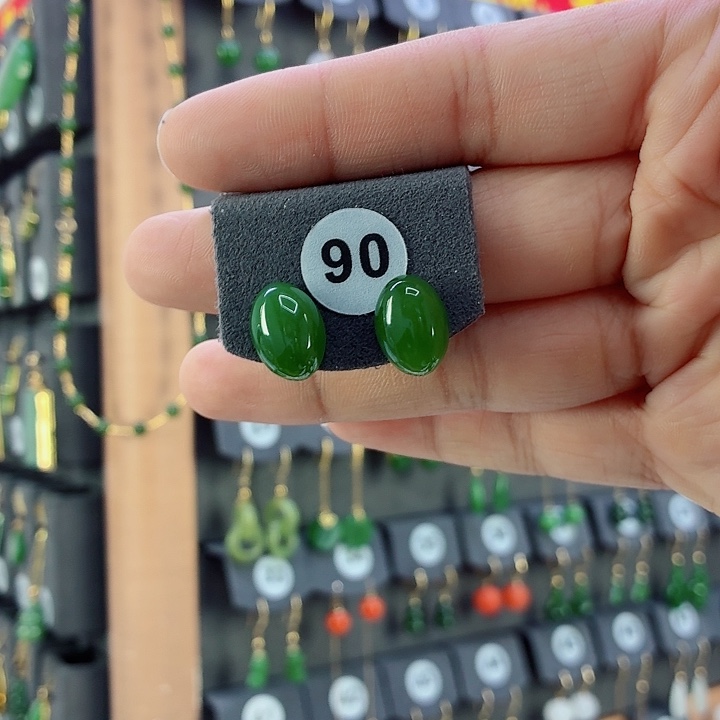 和田玉18K金镶嵌耳饰