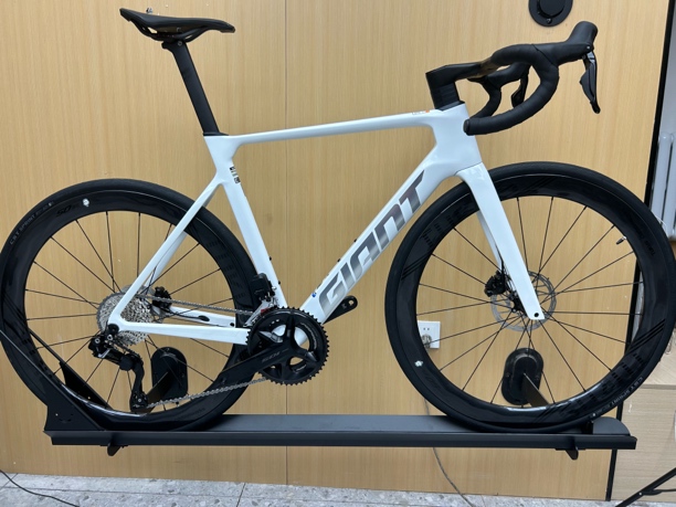 捷安特PP ADV PRO 碳纤维公路自行车 梦幻白7170电变M码（171-181）