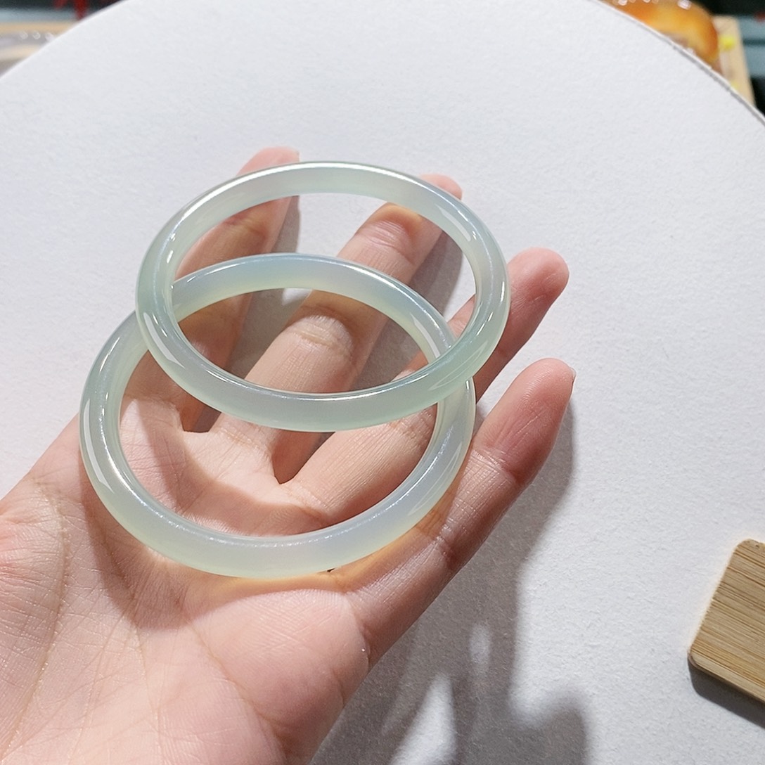 玛瑙/玉髓手镯未镶嵌55.1