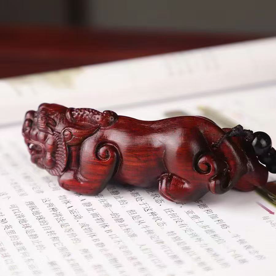 紫檀木貔貅手把件658 {无礼盒}