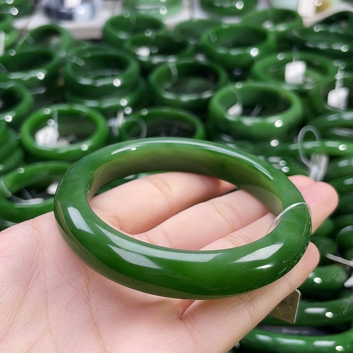 未镶嵌手镯和田玉（碧玉）