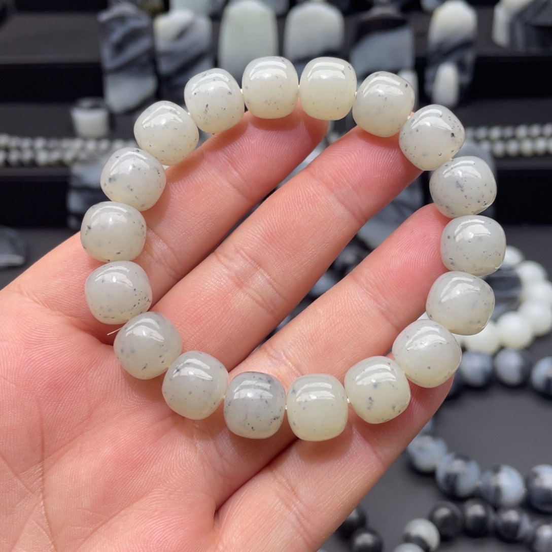 和田玉手串未镶嵌