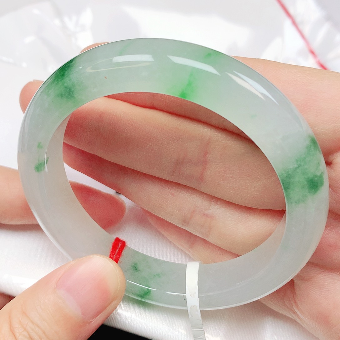 翡翠手镯未镶嵌抖音713