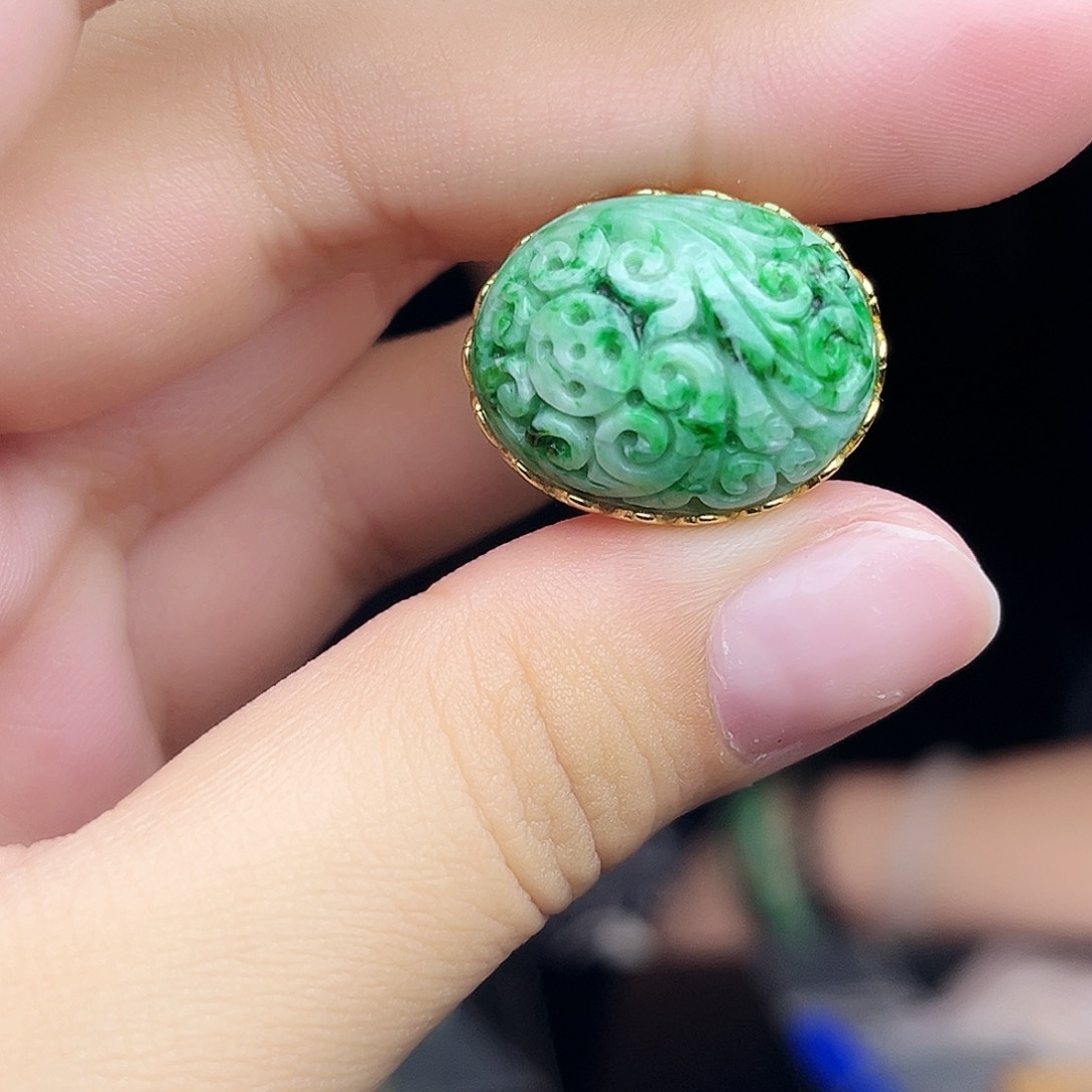颈饰未镶嵌翡翠多样性