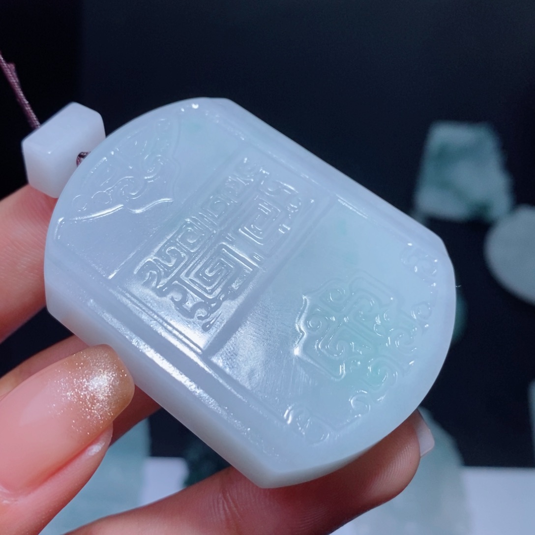 定制翡翠吊坠未镶嵌