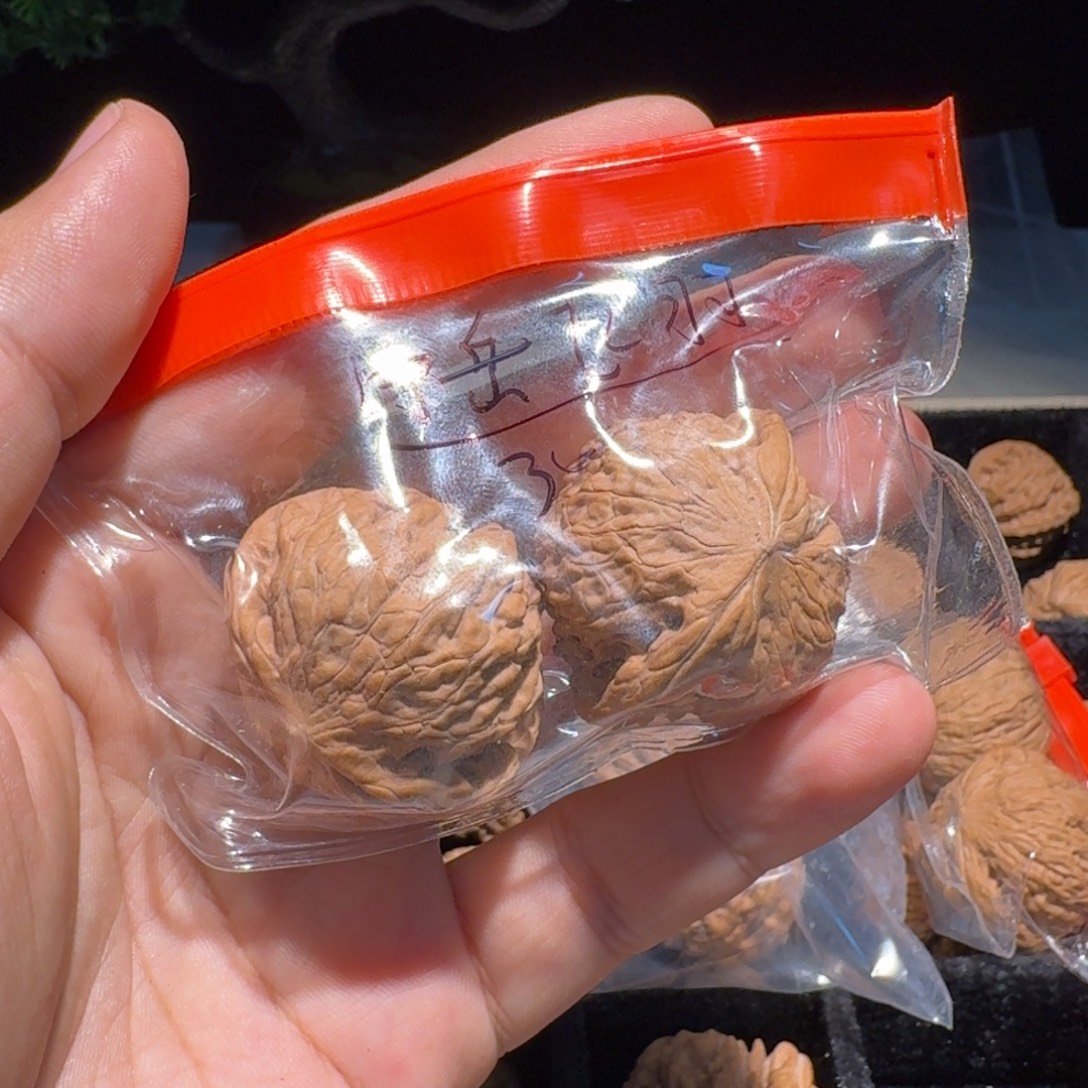 宁***羽文玩核桃吊坠铁锤