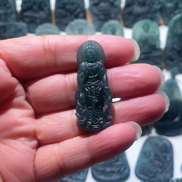 定制翡翠未镶嵌观音