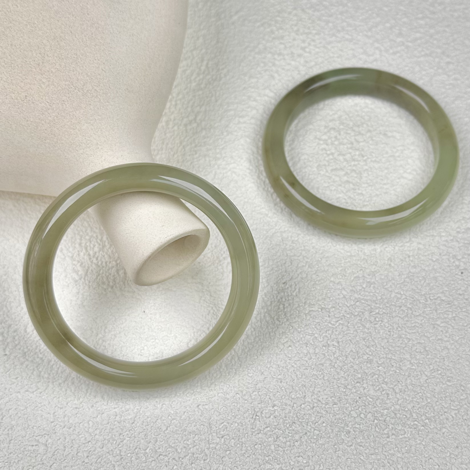 秋月·蜂蜜水天然和田玉手镯 多样性发其一