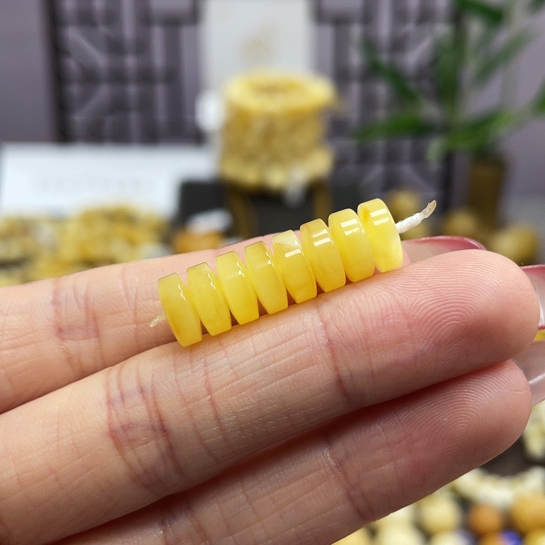 琥珀裸石未镶嵌8.0*3.0mm药片隔珠微瑕