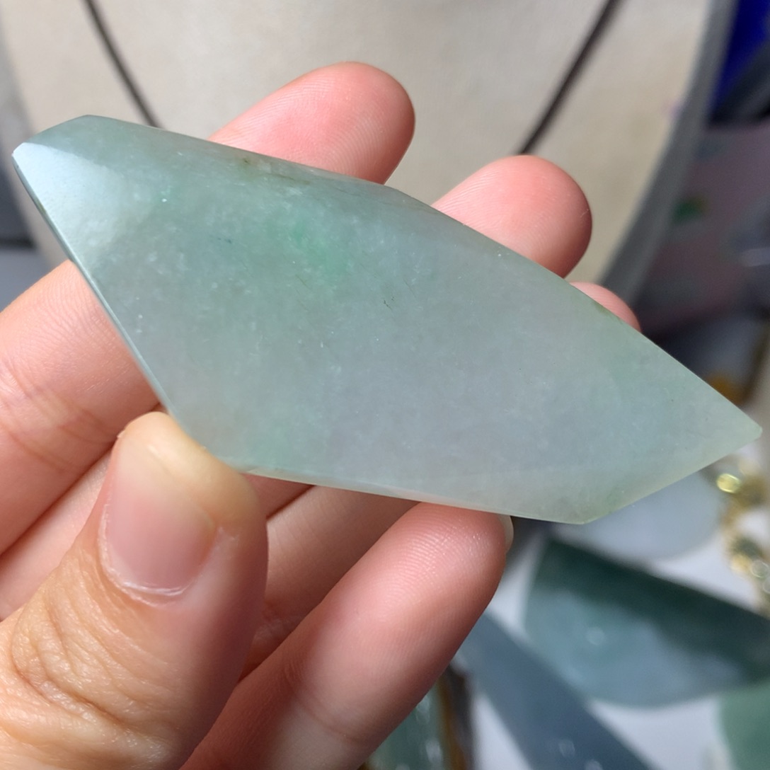 翡翠未镶嵌颈饰吊坠