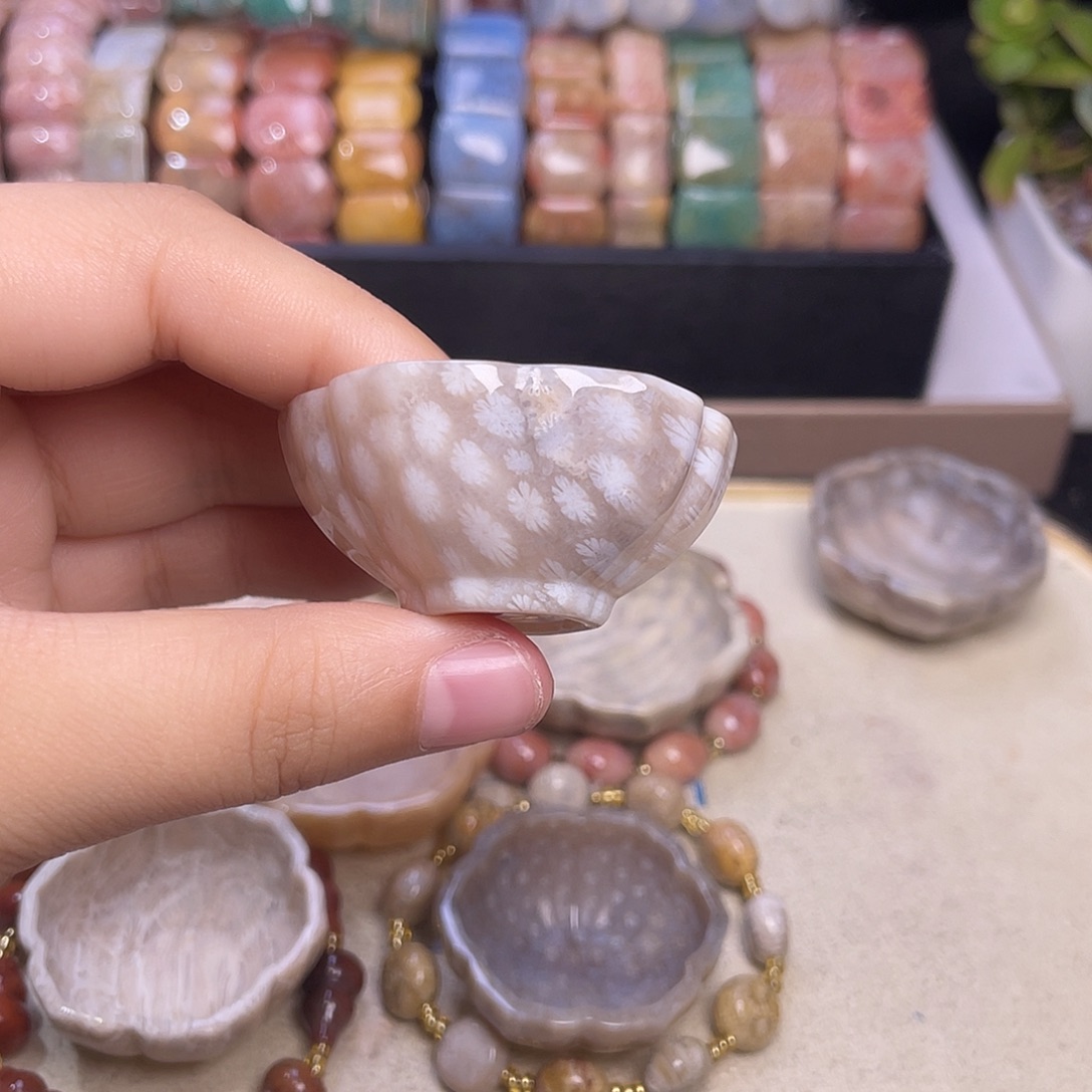 硅化玉未镶嵌55-60圈茶杯