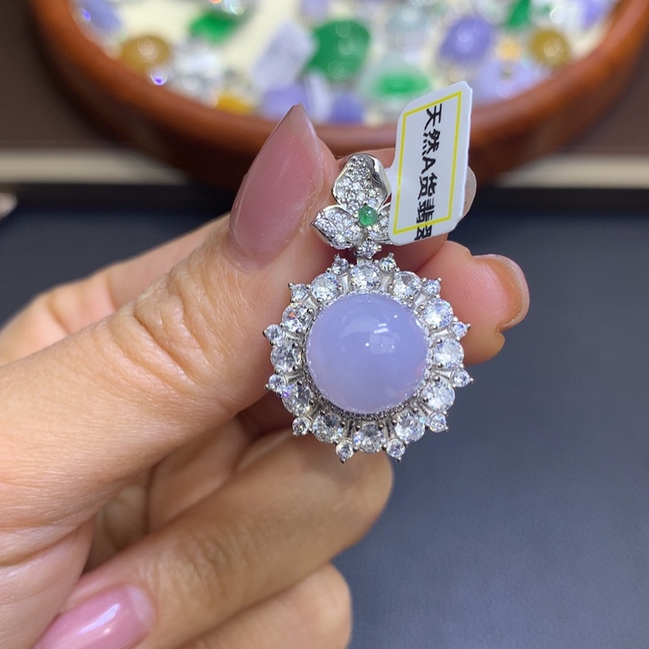 翡翠颈饰银S925镶嵌翡翠吊坠