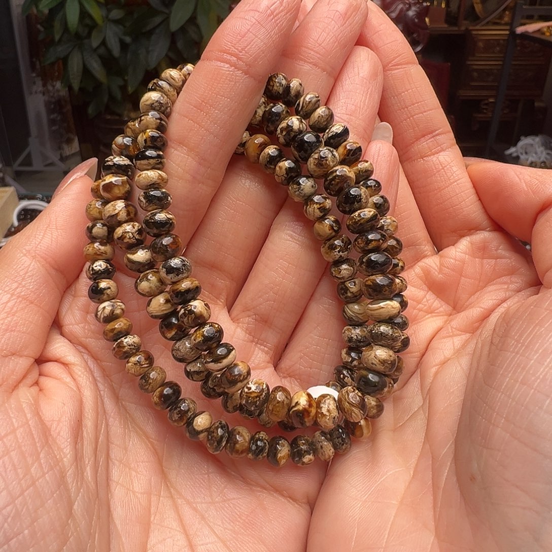 琥珀未镶嵌裸石抚顺琥珀20681六