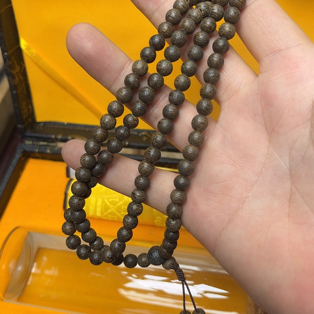 大叶紫檀（黑酸枝木类）