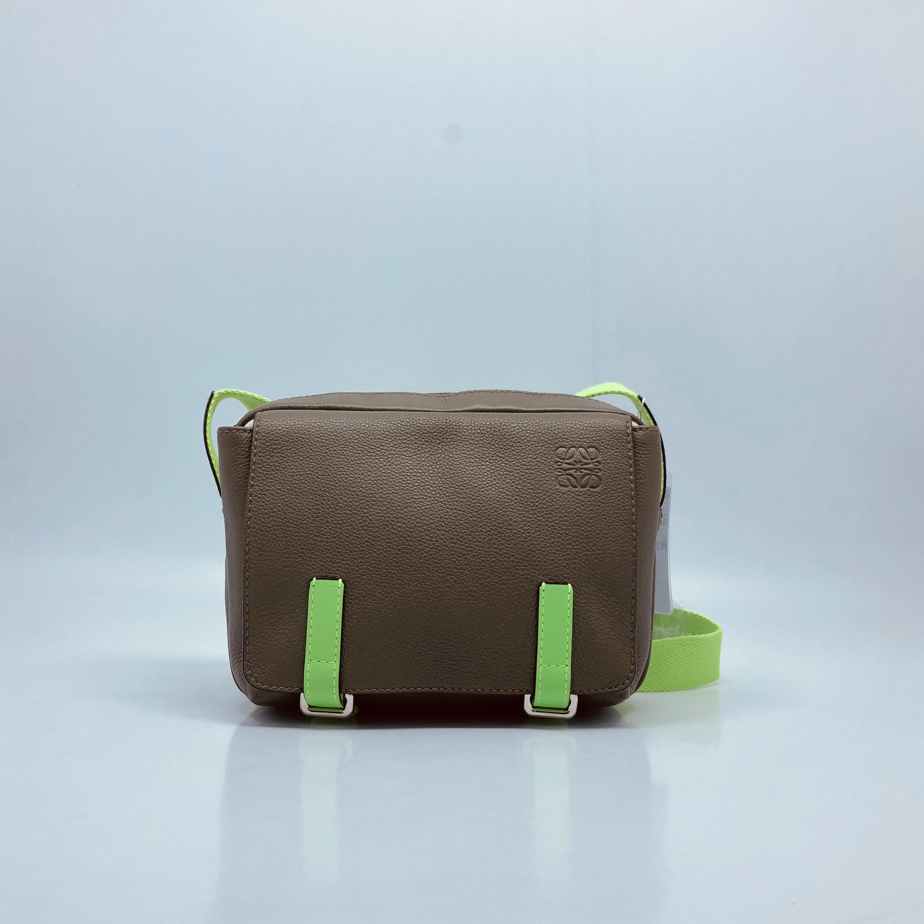 99新 LOEWE/罗意威 双扣横版单肩包/4617号男士轻奢