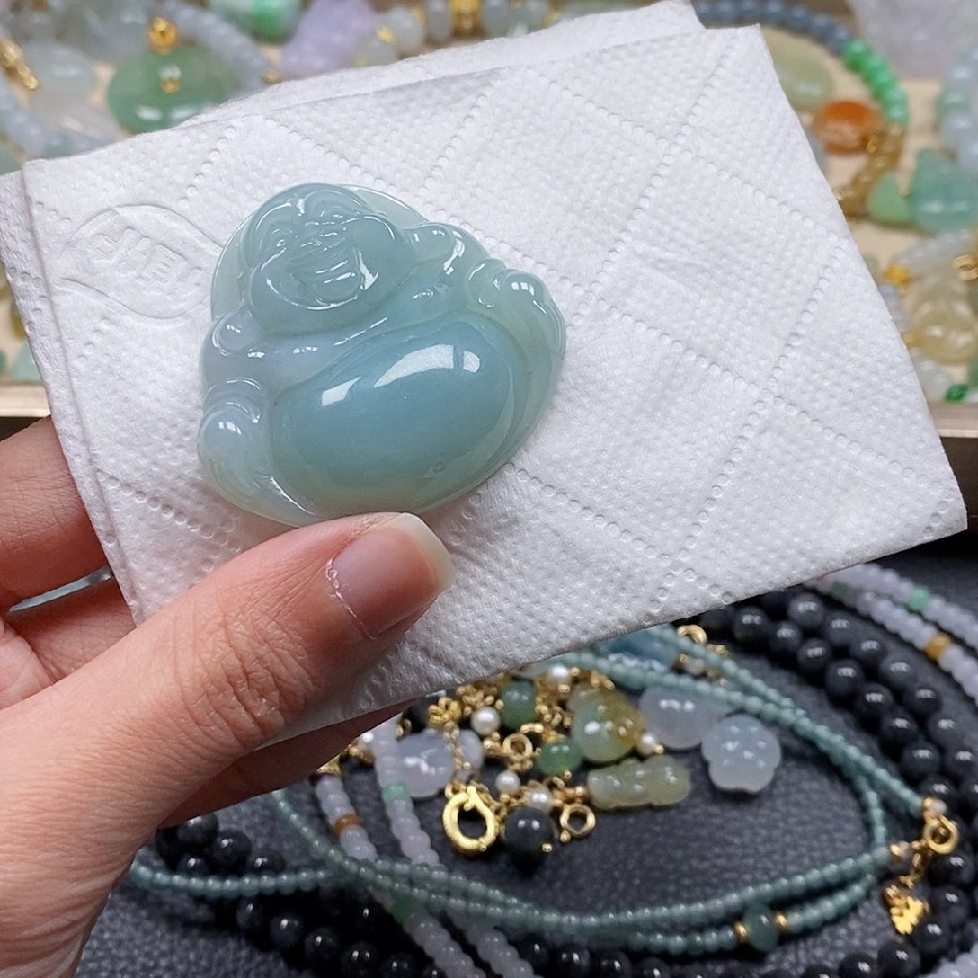 翡翠颈饰未镶嵌闪