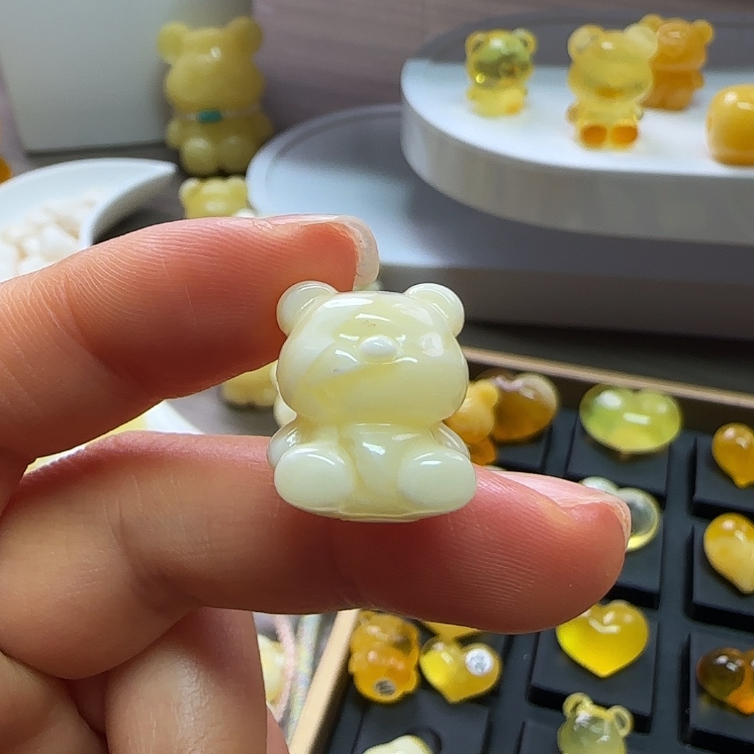 琥珀未镶嵌珠宝奇石