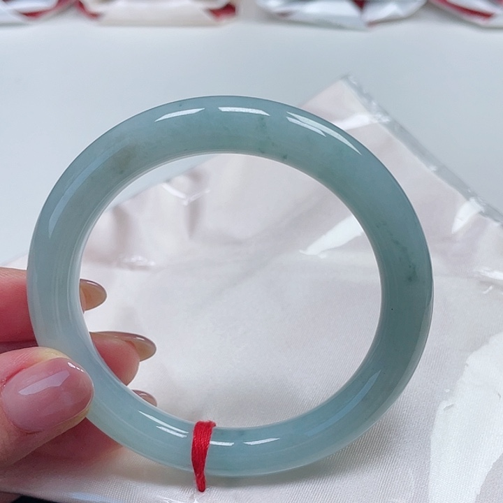 翡翠手镯（圆镯）未镶嵌