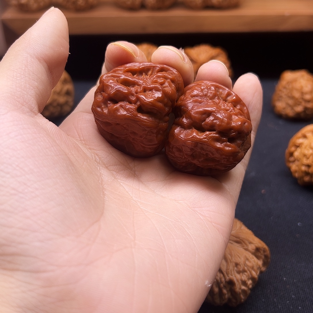 核桃把件奶油蜡皮蛤蟆头四开38八眼八腿