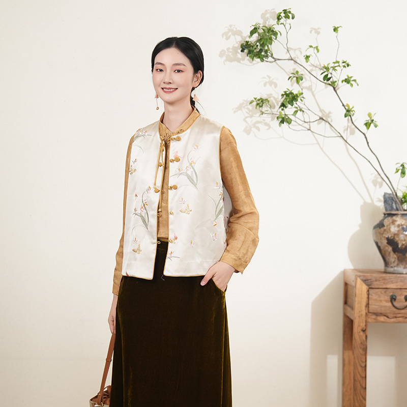 布符刺绣手工花扣马甲2025年秋季新品时尚洋气日常国风搭配MQMJ42