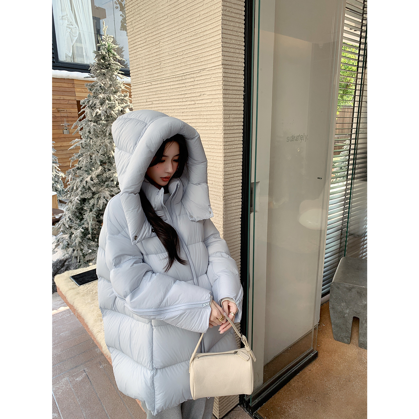 INS零压感90白鹅绒羽绒服女中长款连帽保暖泡芙羽绒服2025新款404