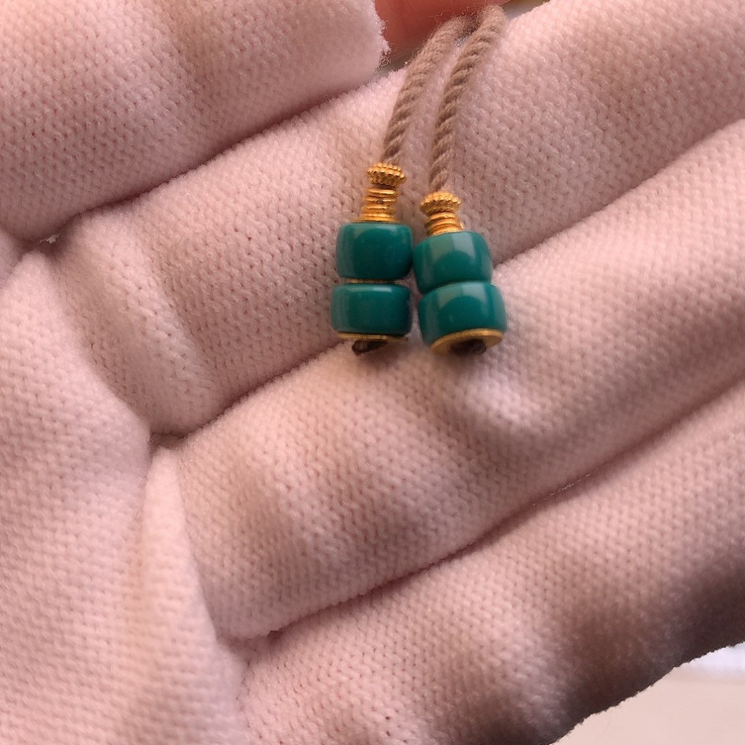 绿松石配饰未镶嵌