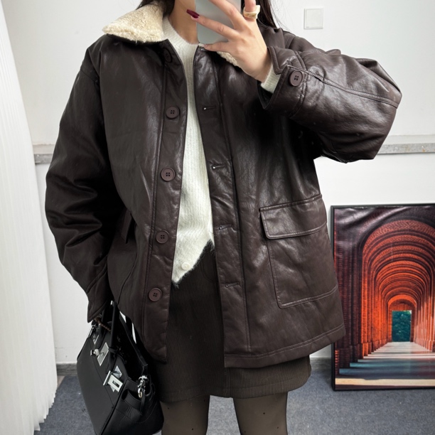 2024冬季新款PU皮复古皮衣女中长款机车夹克保暖翻领外套112293