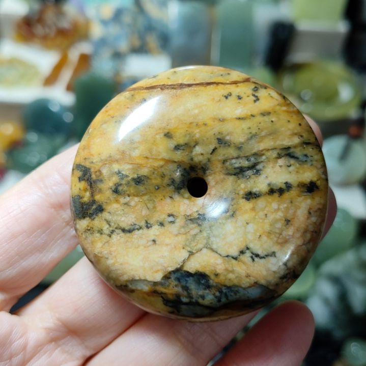 岫玉未镶嵌平安扣