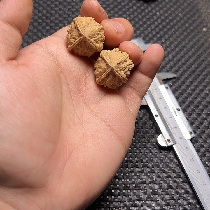 文玩核桃吊坠磨盘