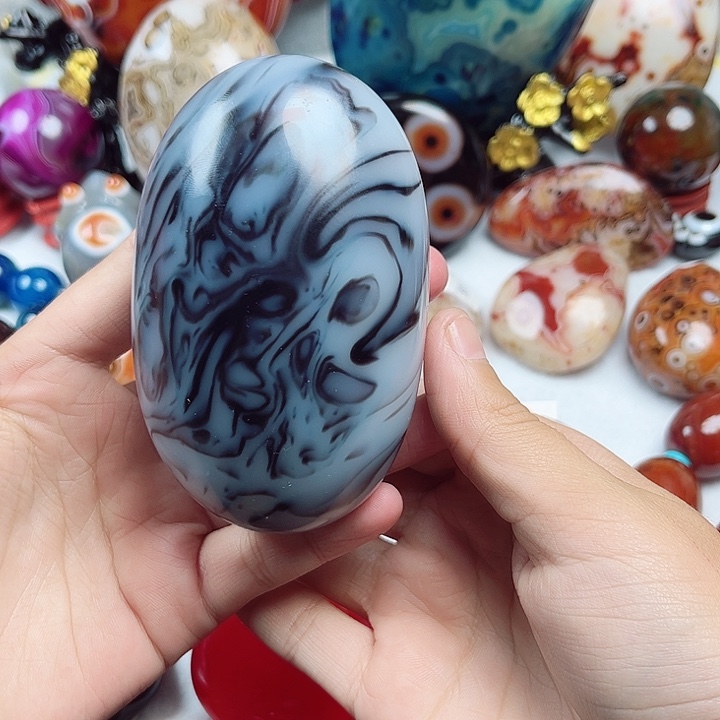 玛瑙/玉髓未镶嵌珠宝奇石