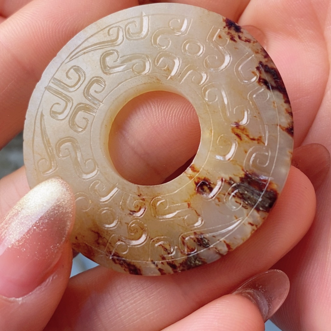 和田玉颈饰未镶嵌谭**同