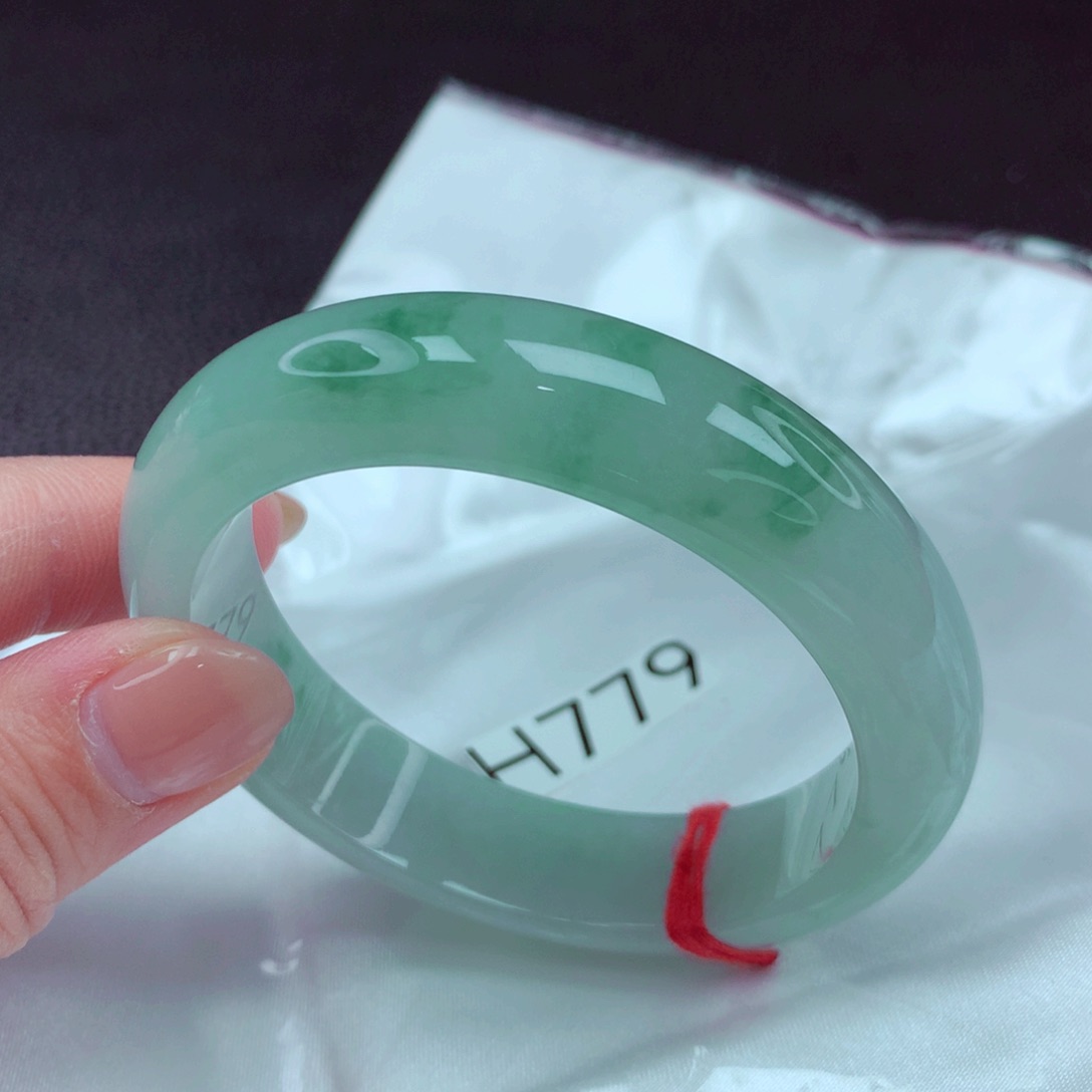 翡翠手镯未镶嵌手镯88