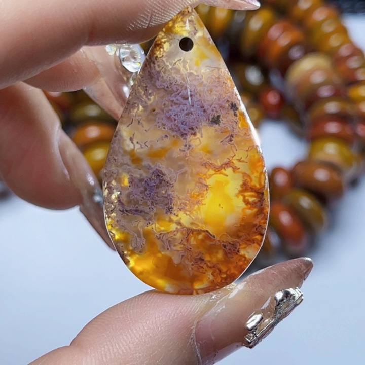 玛瑙/玉髓颈饰未镶嵌