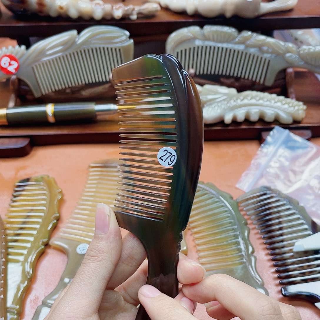 纯手工制作牛角梳279