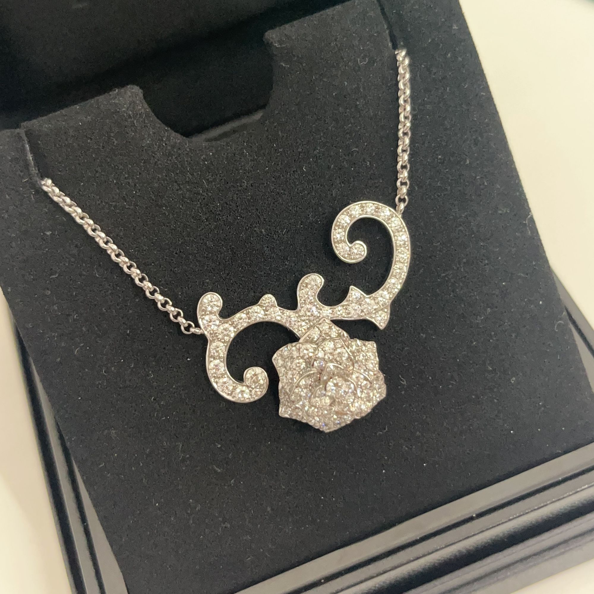 99新 Piaget/伯爵 小花6欢 18K白金 立体玫瑰花满钻项链