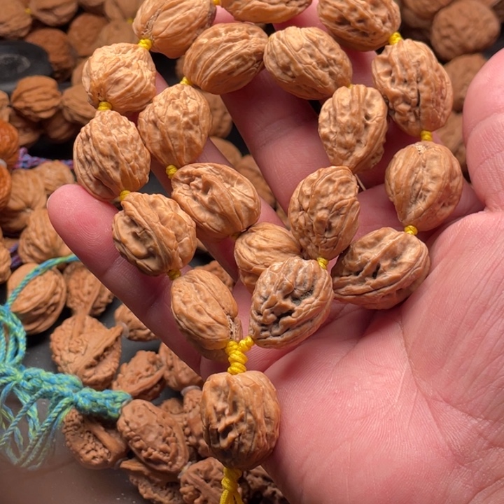 文玩核桃吊坠吕**胜10白狮子