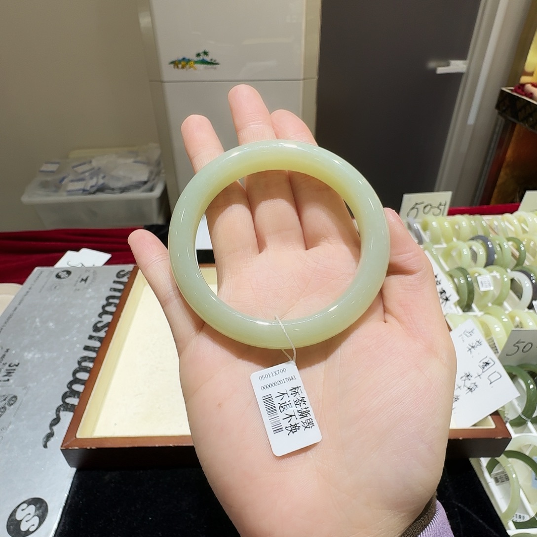 可***^和田玉未镶嵌手镯223