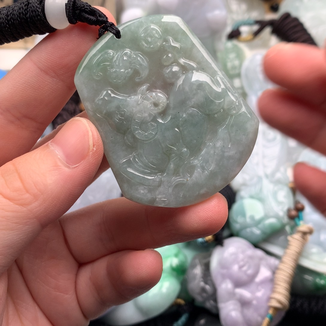 吊坠(不含链)未镶嵌翡翠