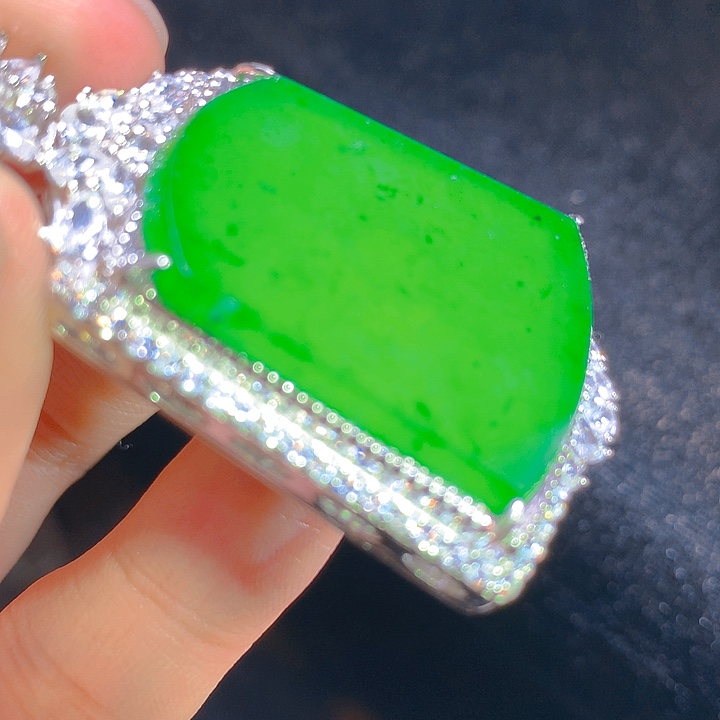 【闪购商品】翡翠颈饰银S925镶嵌翡翠