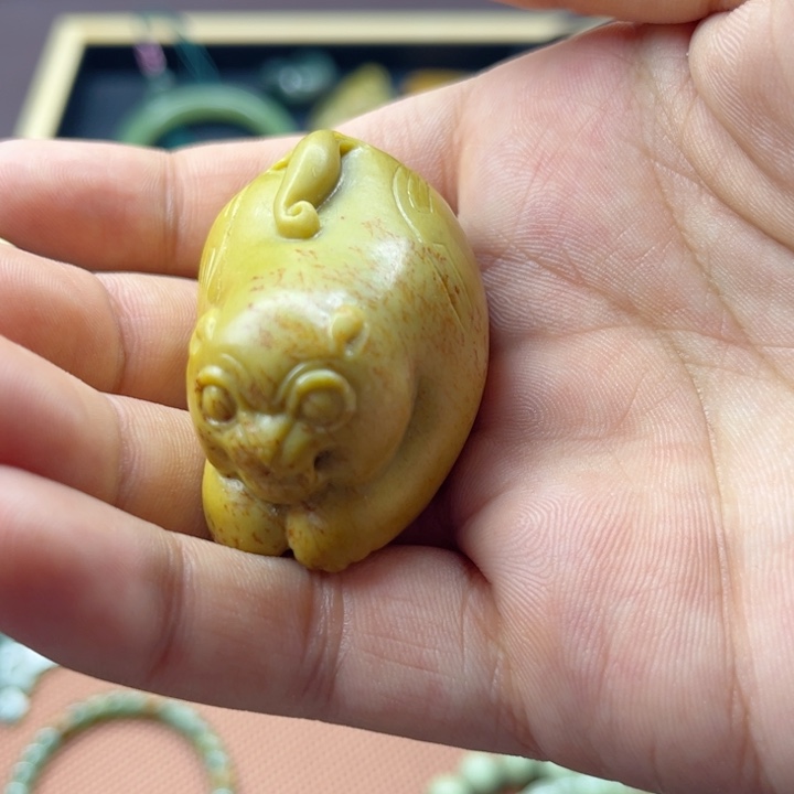 湘***壬岫岩河磨玉（透闪石质玉）未镶嵌颈饰