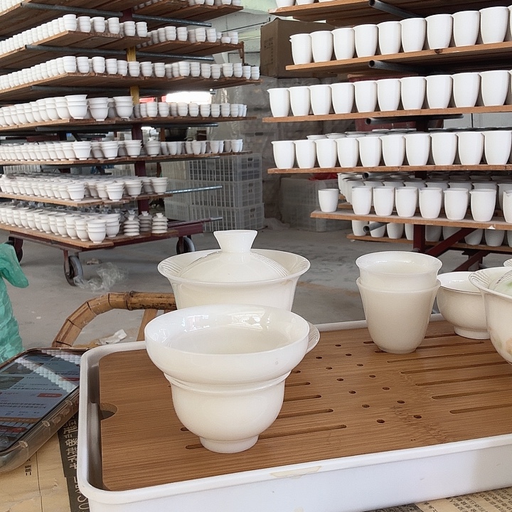 1个璞玉盖碗130ml+3个玲珑杯50ml+1个茶漏器